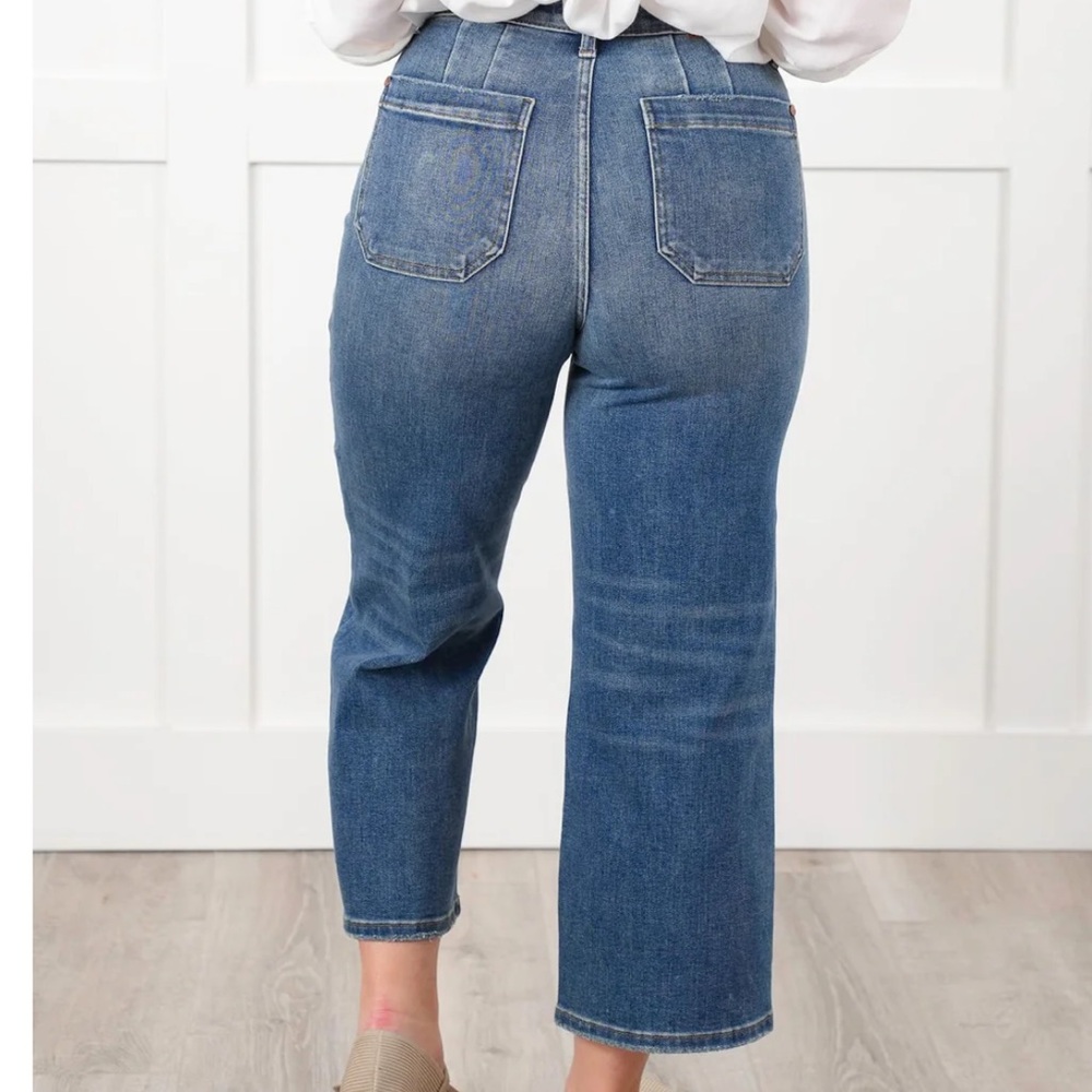 Judy Blue Medium Wash Straight Leg Jeans - Picture 2 of 15